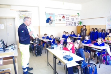 Corso di evacuazione Scuola Elementare Acquarica Protezione Civile "LA FONTANA"
